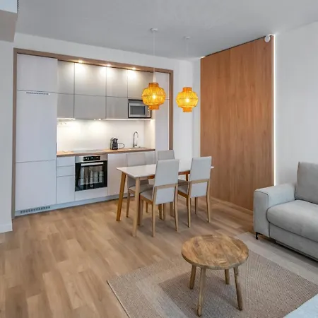 Platan Apartman By Hellobalatonlelle شقة *