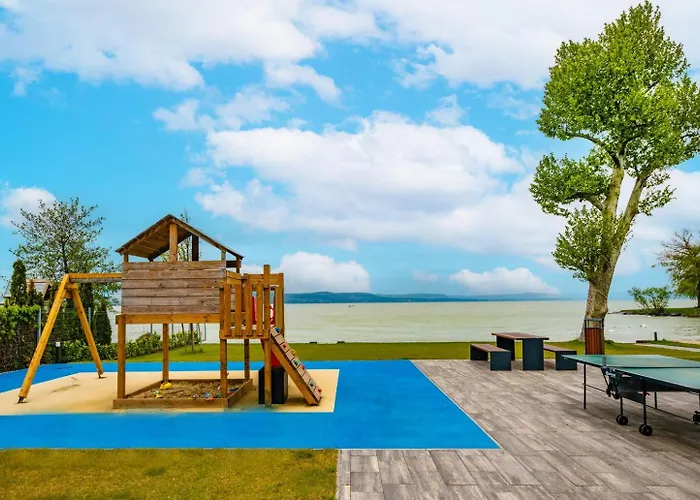 Platan Apartman By Hellobalatonlelle Apartman